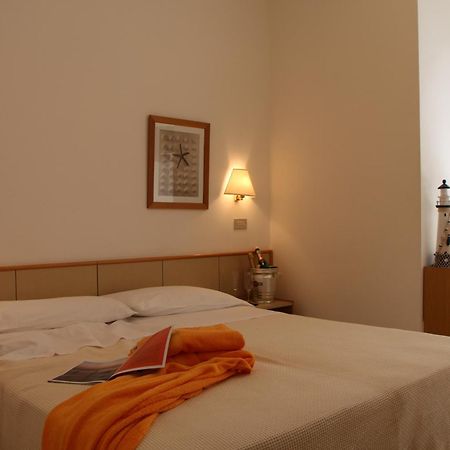 Hotel Antares Cattolica Esterno foto