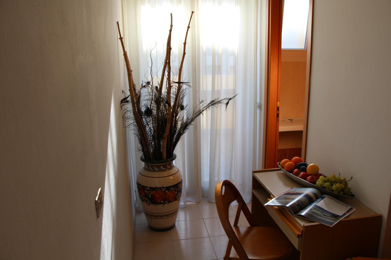 Hotel Antares Cattolica Esterno foto