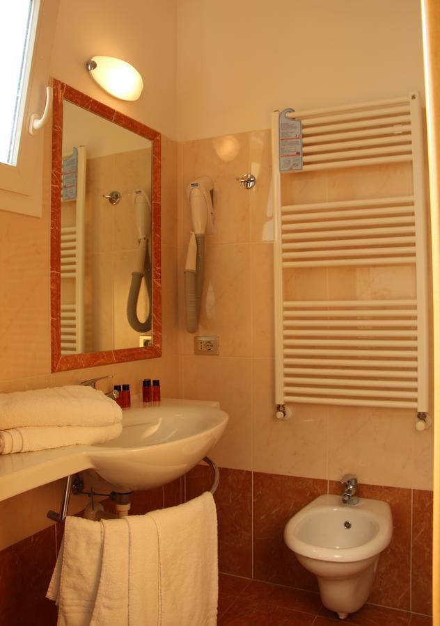 Hotel Antares Cattolica Esterno foto