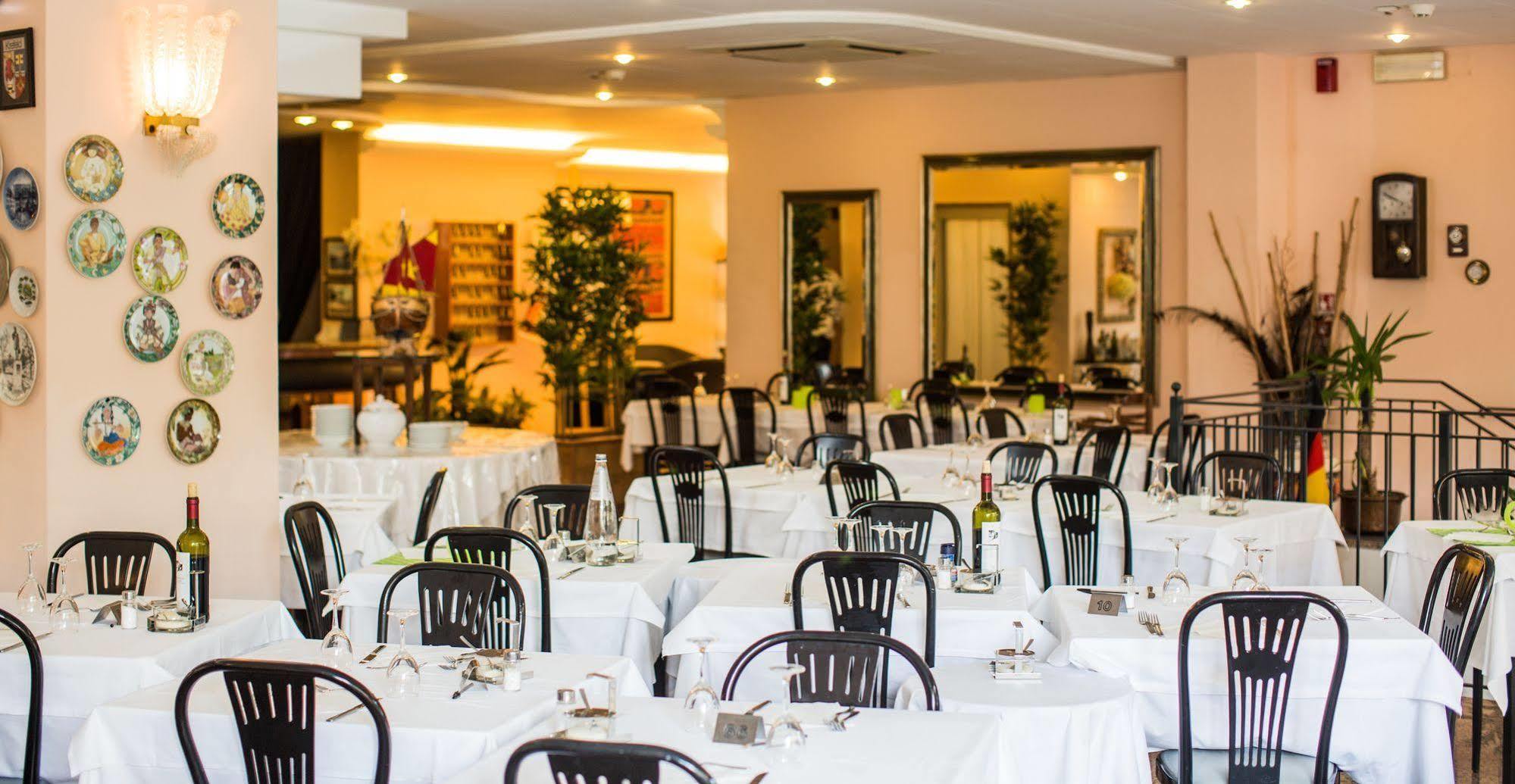 Hotel Antares Cattolica Esterno foto