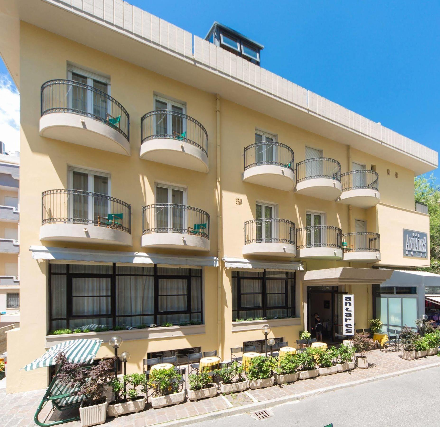 Hotel Antares Cattolica Esterno foto