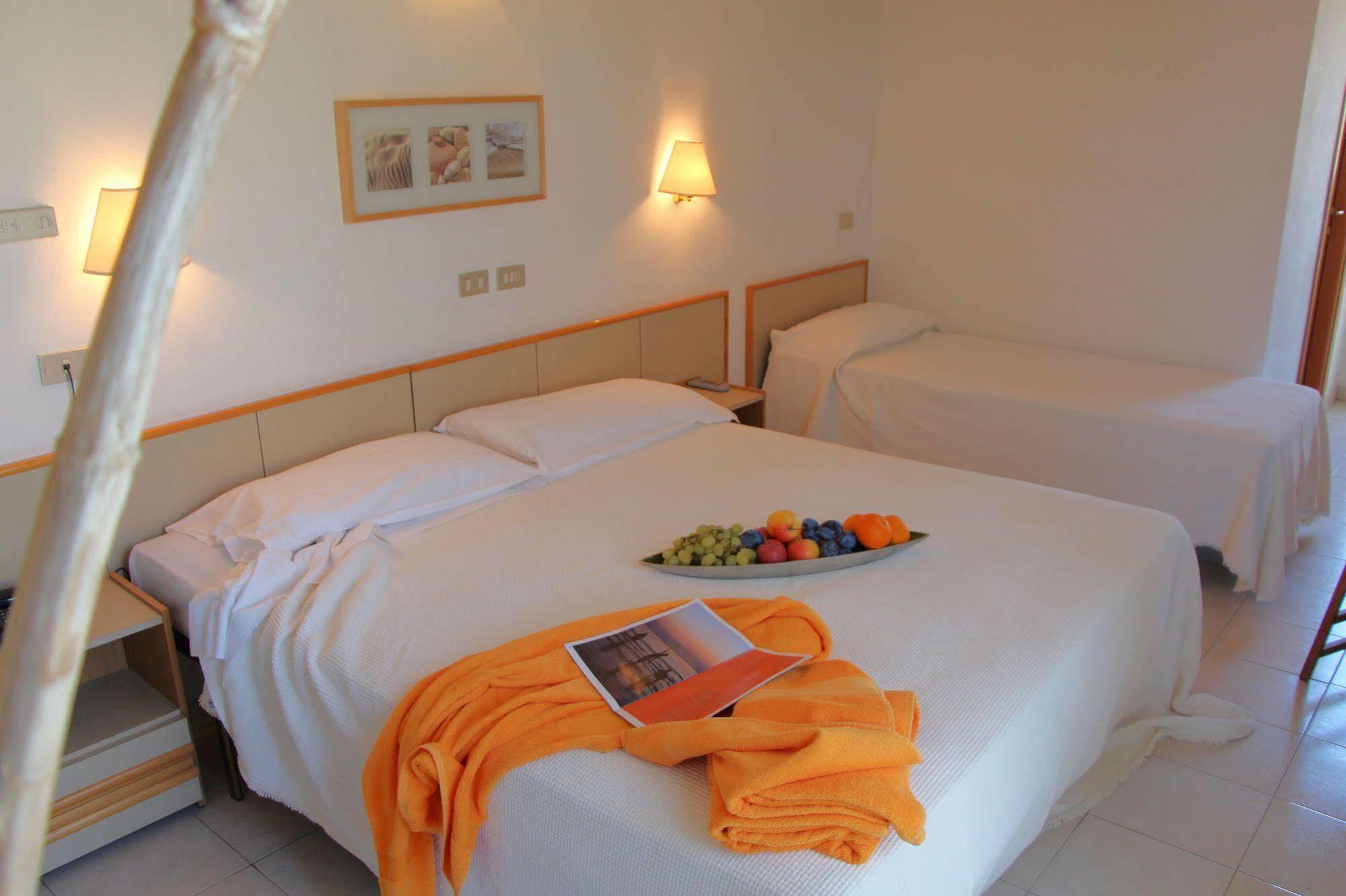 Hotel Antares Cattolica Esterno foto